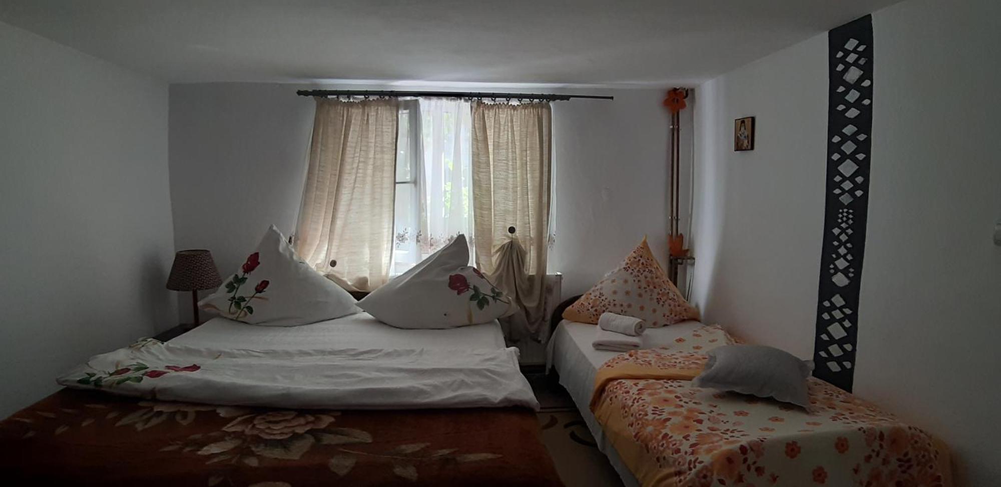 Pensiunea Casa Godja Văleni Quarto foto