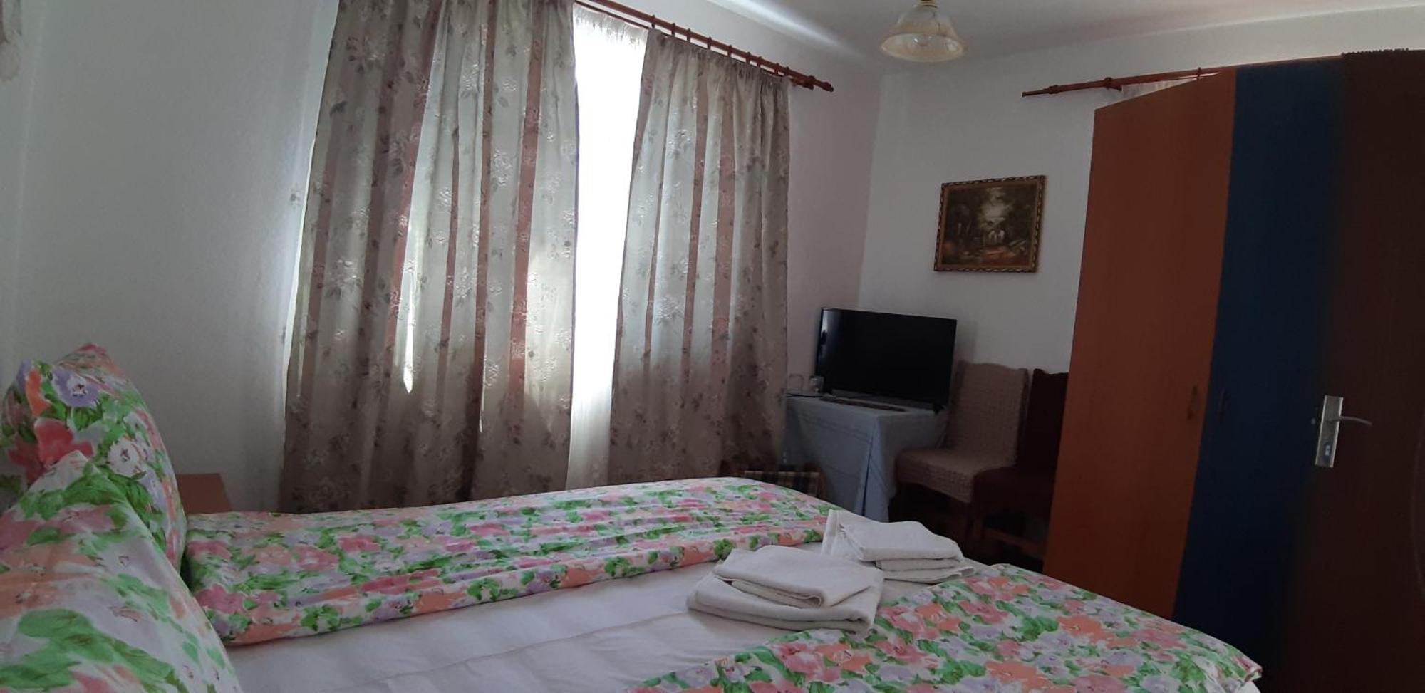 Pensiunea Casa Godja Văleni Quarto foto
